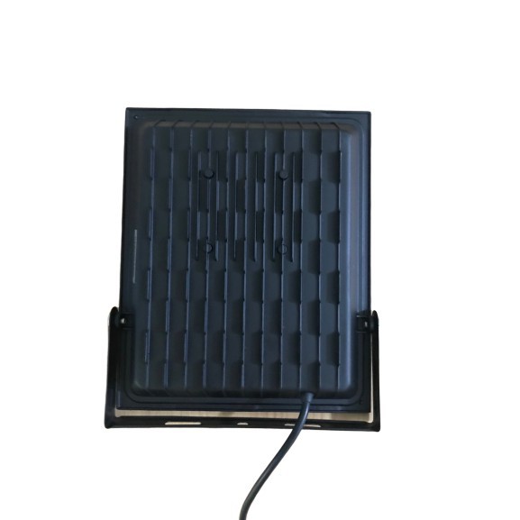 Đèn pha led 100W chuyên công trình ngoài trời chống nước IP66, vỏ nhôm đúc tản nhiệt tốt