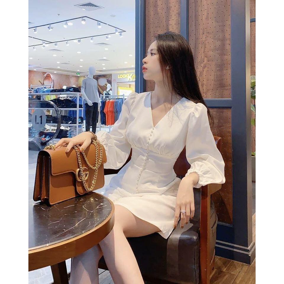 Váy trắng cổ V phối nút cực xinh | BigBuy360 - bigbuy360.vn