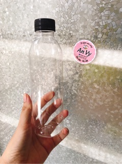 Chai nhựa tròn nắp đen 330ml