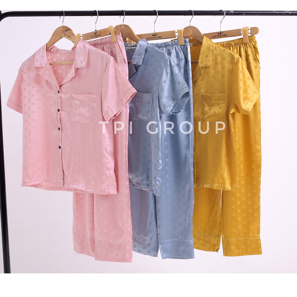 Đồ ngủ pijama lụa gấm chấm bi cộc dài