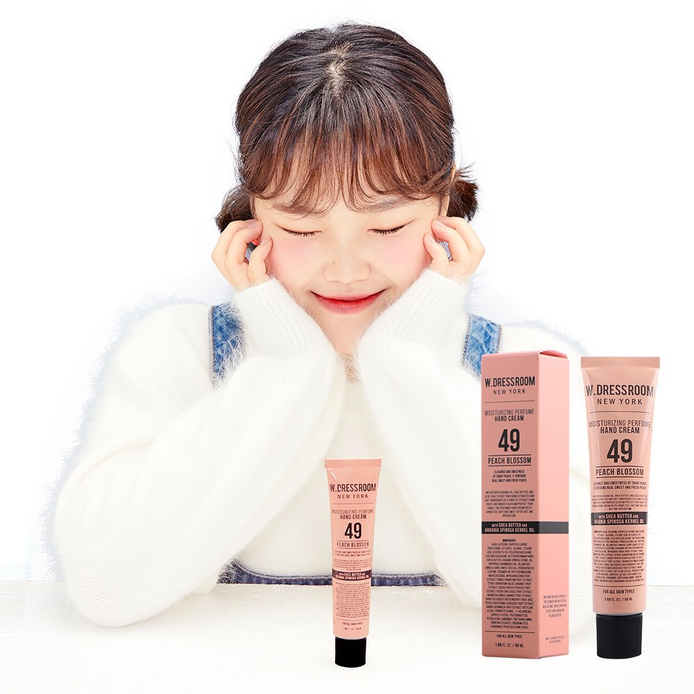 Kem dưỡng da tay W.DRESSROOM Moisturizing Perfume Hand Cream 50ml