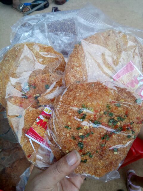 Gói cái cơm cháy chiên mắm hành loại ngon