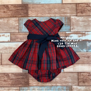 Váy kẻ đỏ đen có đai
