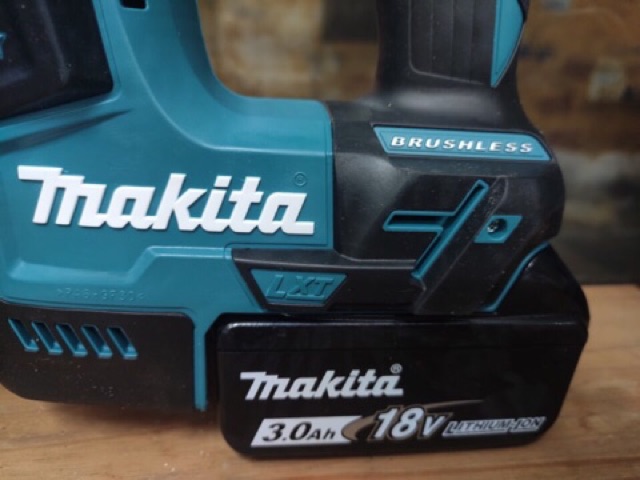Máy khoan bê tông 2 chức năng dùng pin 18V Makita DHR171Z