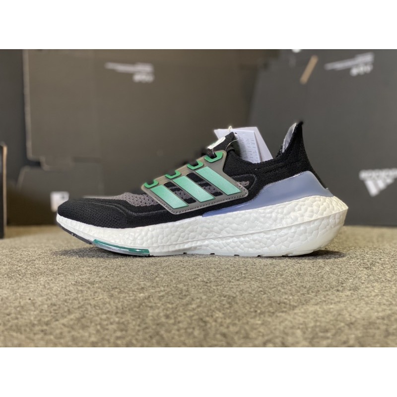 Giày adidas UltraBoost 21-FZ1923