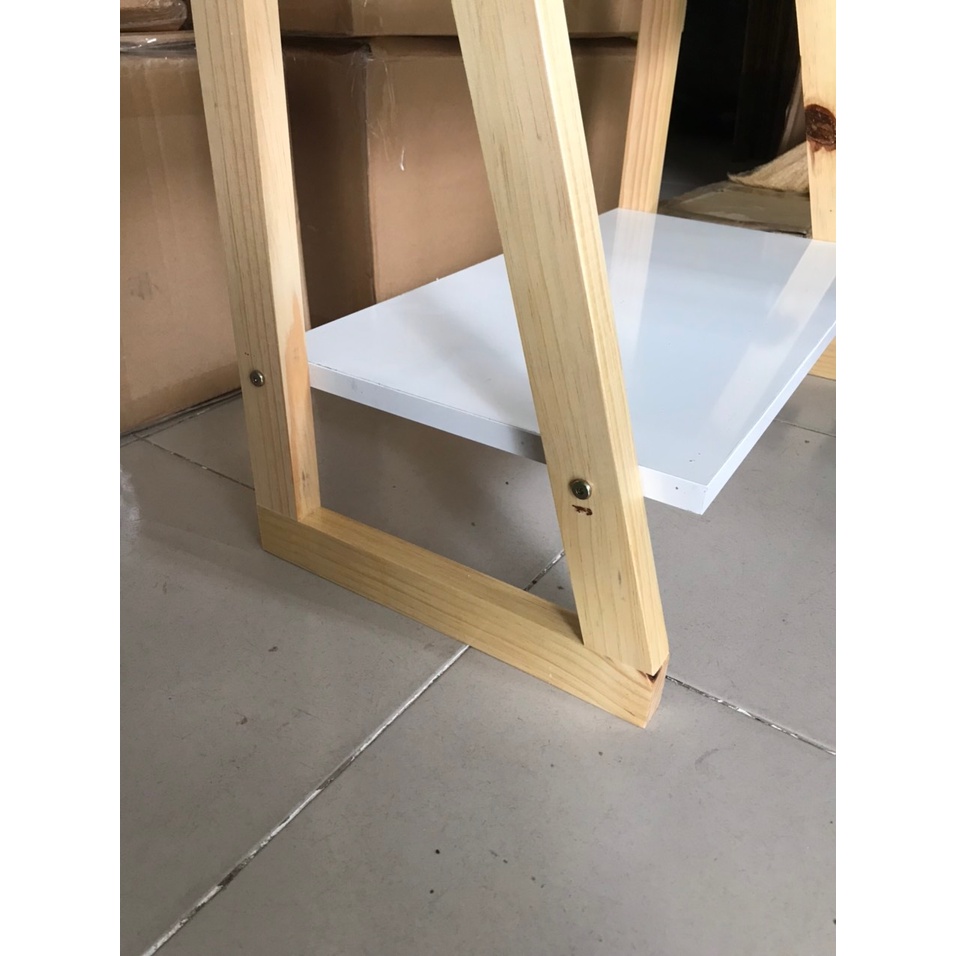 KỆ 3 TẦNG CHÂN GỖ KHÔNG TRẦY NỀN NHÀ RỘNG 62CM CAO 84CM