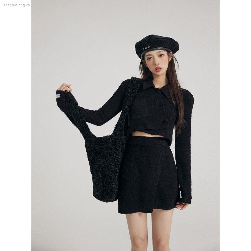 Bộ áo sơ mi vải bông và chân váy lưng cao hợp thời trang mùa đông 2021