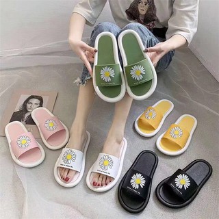 Dép thời trang quai ngang nữ đế cao su in hình Cúc Họa Mi nổi bật. siêu hottrend năm 2020