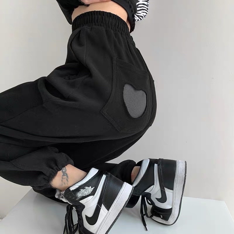 Quần jogger Baebistore có 2 màu Đen Trắng 2 size  S L chất umi đanh mịn không xù dầy, tim đẹp, chun ống from rộng