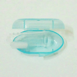 RƠ LƯỠI KÈM BÀN CHẢI ĐÁNH RĂNG SILICON