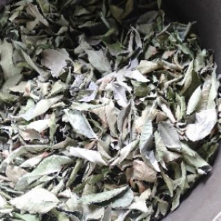 Lá trà rừng Lai Châu (lá chè thơm xao khô)