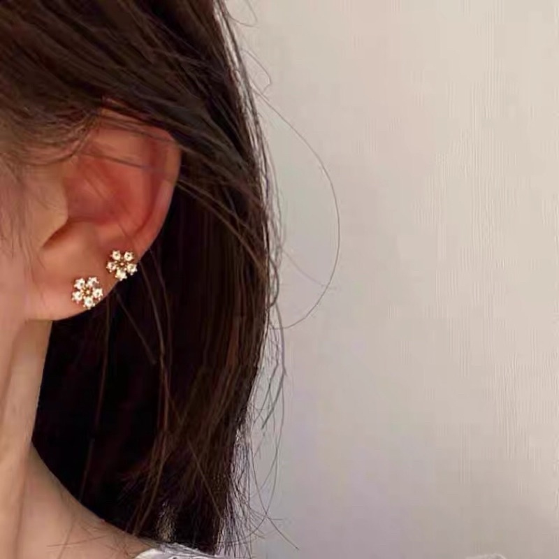 Khuyên Tai Bông Tai Nữ Bạc S925 Hình Hoa Năm Cánh Đính Đá Phong Cách Hàn Quốc Trẻ Trung Năng Động S92562