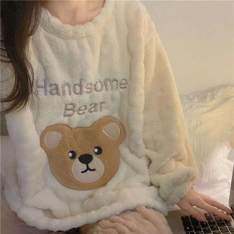 Bộ Đồ Ngủ Tay Dài Chất Nỉ Dày Dặn Giữ Ấm Mùa Thu Đông In Họa Tiết Gấu Dễ Thương Cho Nữ