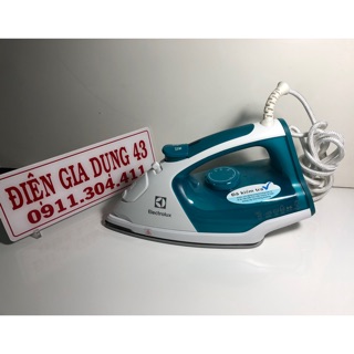 Bàn ủi hơi nước electrolux esi5126