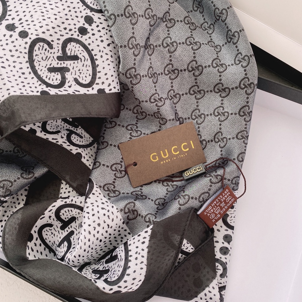 Khăn Choàng Lụa In Chữ Thời Trang Dành Cho Nữ