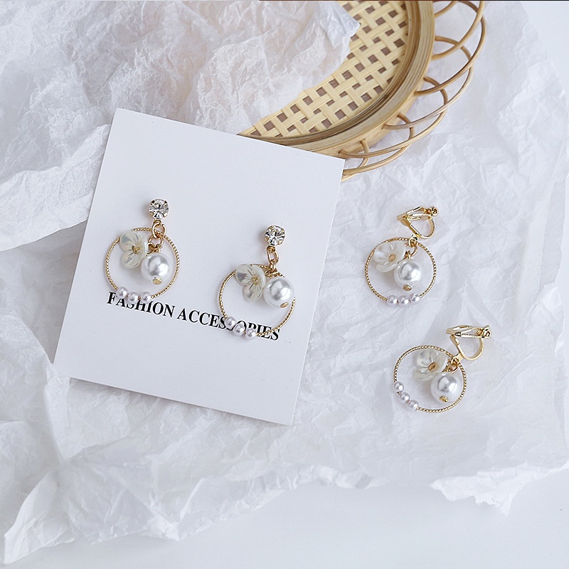 Khuyên tai nữ hình bông hoa đính ngọc trai xinh xắn