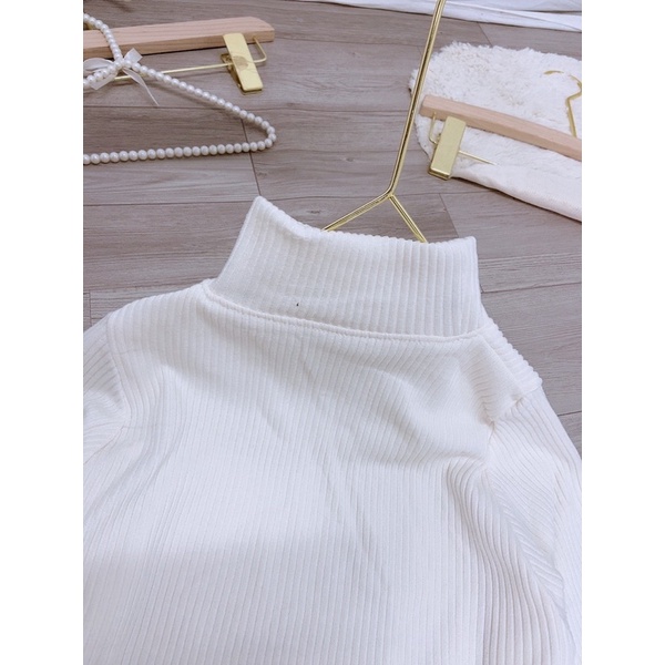 Áo len tăm nhung giữ nhiệt cổ cao 5cm màu trắng 5 phân