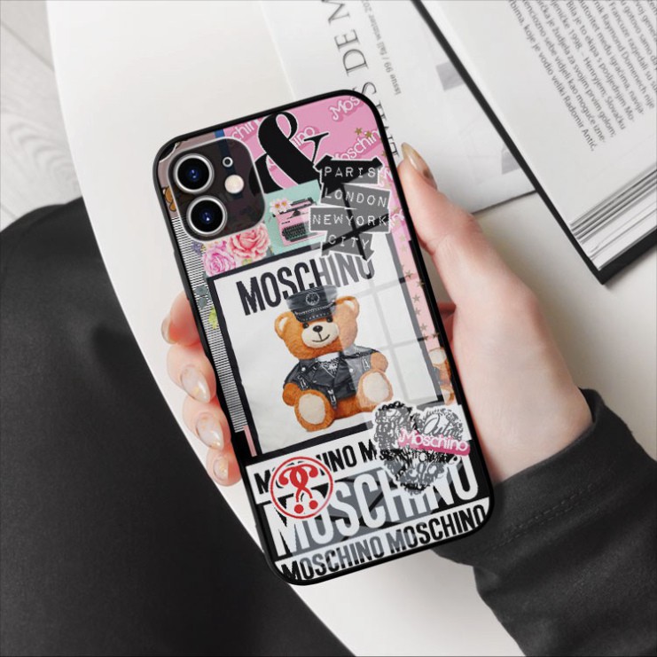 Ốp kính cường lực hình logo Moschino yêu quý riêng mình Iphone OK-JC20210021