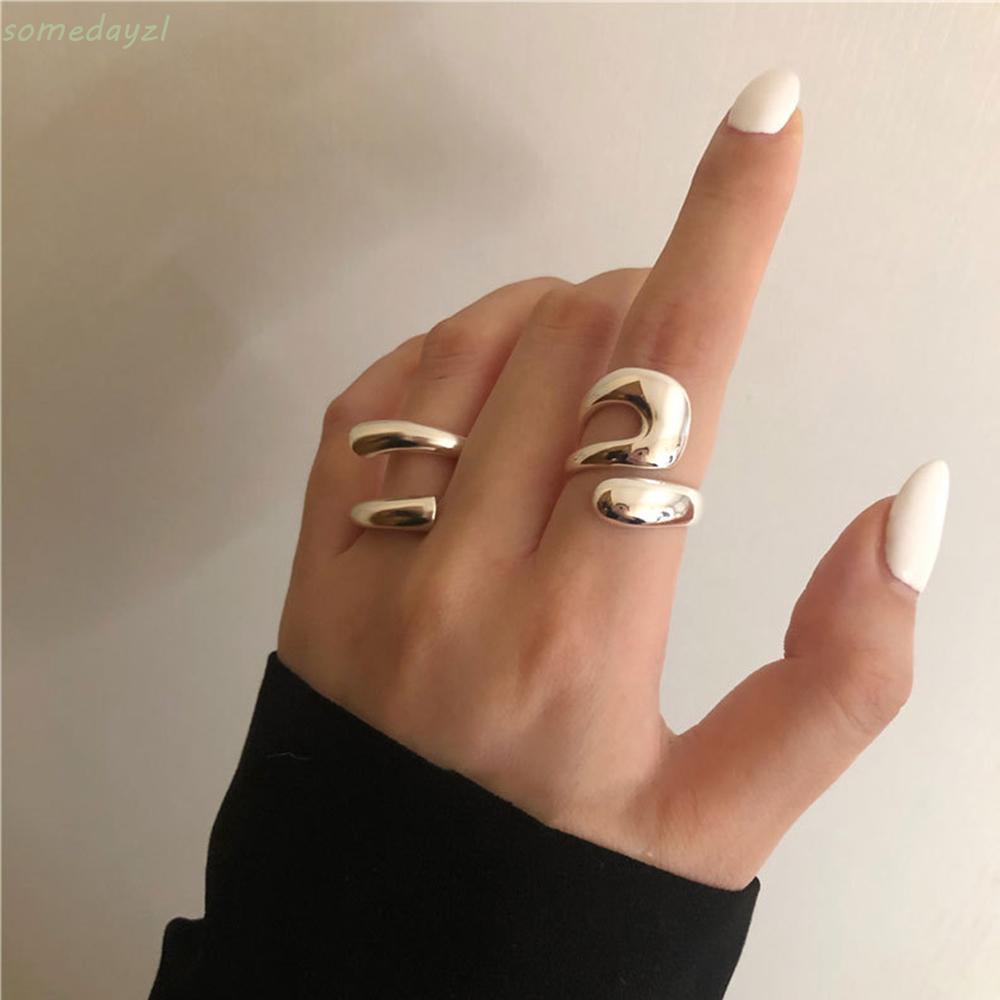 Nhẫn kim loại kiểu dáng thời trang dành cho nữ