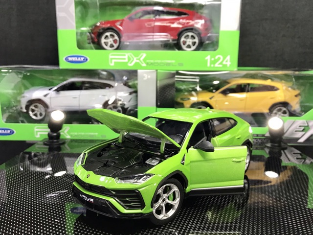 Xe Mô Hình Lamborghini Urus tỉ lệ 1:24 Hãng Welly sản xuất ( Xanh Lá )