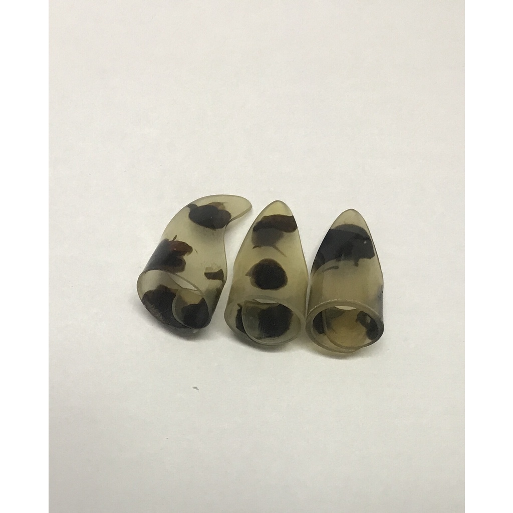 Móng nhựa đàn tranh