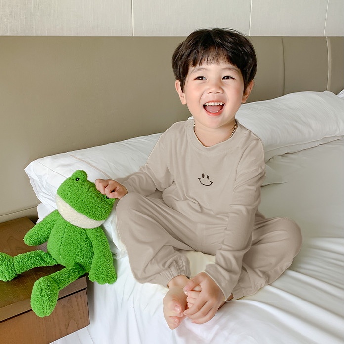 Đồ bộ dài tay bé trai bé gái Magickids Áo thun in mặt cười quần dài chất cotton co giãn Đồ ngủ trẻ em BR22031