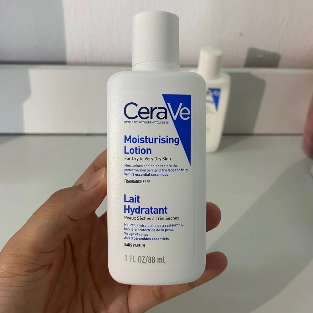 Dưỡng Ẩm Cerave Moisturizing Lotion Lait Hydratant cho da khô Pháp 88ml