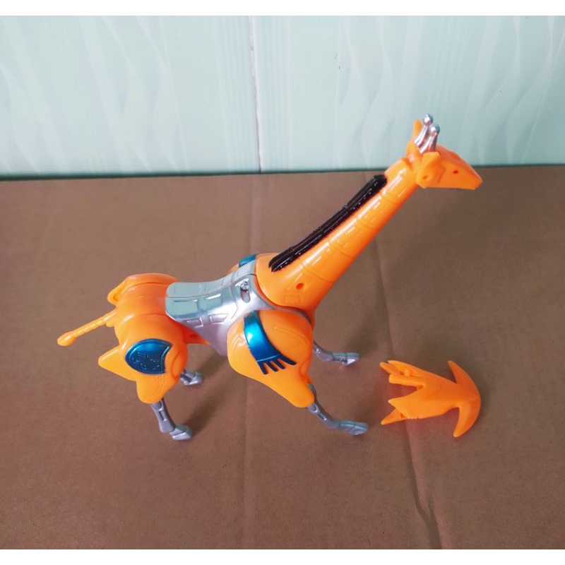 Siêu nhân gao hươu cao cổ có mặt nạ