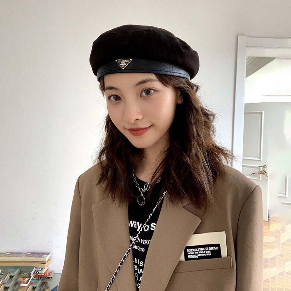 Mũ Beret Da Màu Trơn Đính Logo Kim Loại Hình Tam Giác Phong Cách Anh Quốc Thời Trang Mùa Đông Cho Nữ