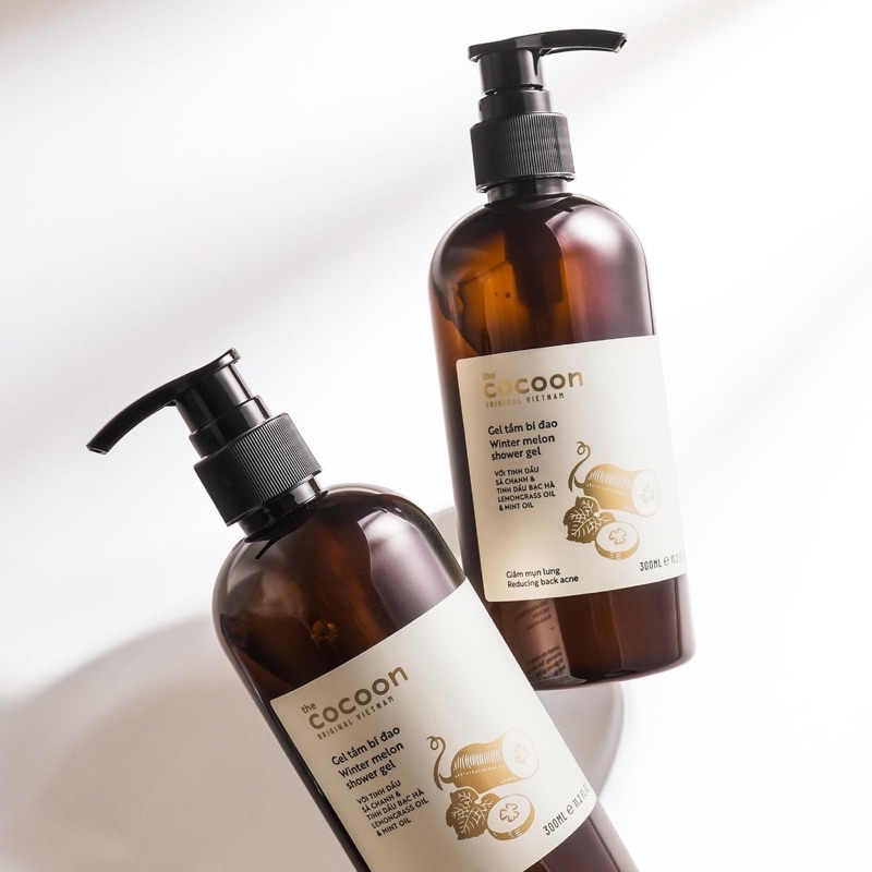 Gel tắm bí đao Cocoon giúp giảm mụn lưng 310ml