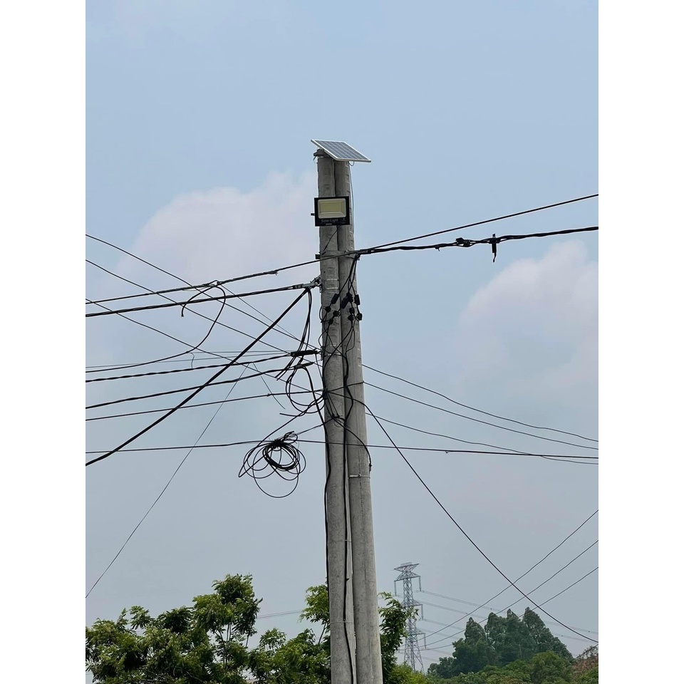 Bóng Đèn pha vuông năng lượng mặt trời 500W  LY-TGD001  500W.  nguyên khối + Kính cường lực  chống nước IP67.