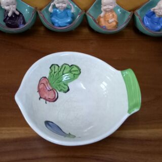 Chén tròn có tay cầm