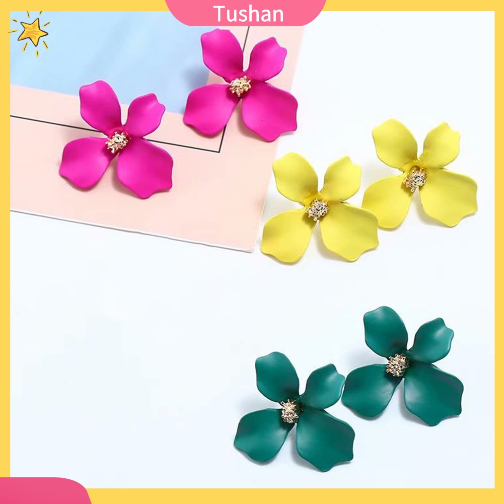 Bông tai nữ đính đá thời trang sang trọng