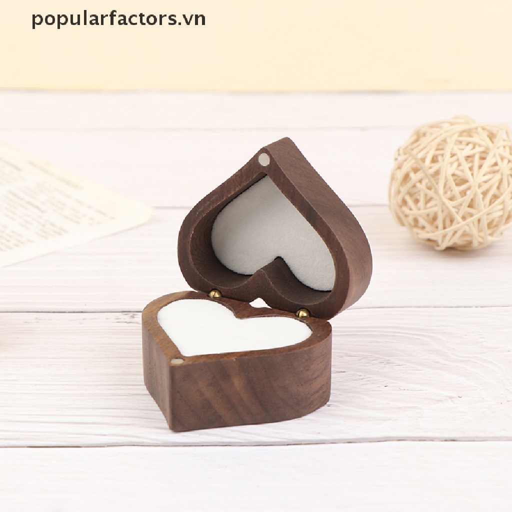 Hộp Đựng Nhẫn Cưới Hình Trái Tim Bằng Gỗ Ốp