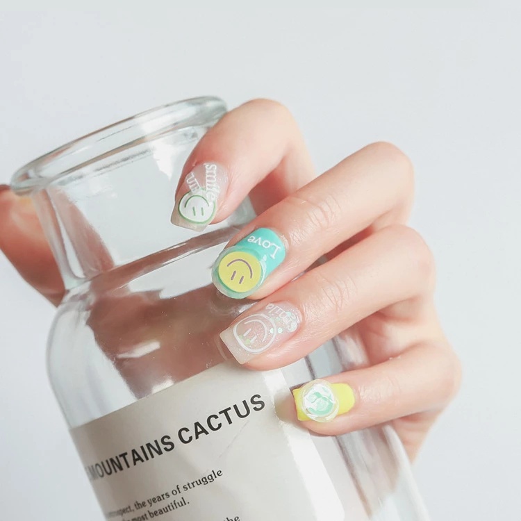 Miếng Dán Trang Trí Móng Tay Hình Đám Mây/ Mặt Cười Dễ Thương DIY