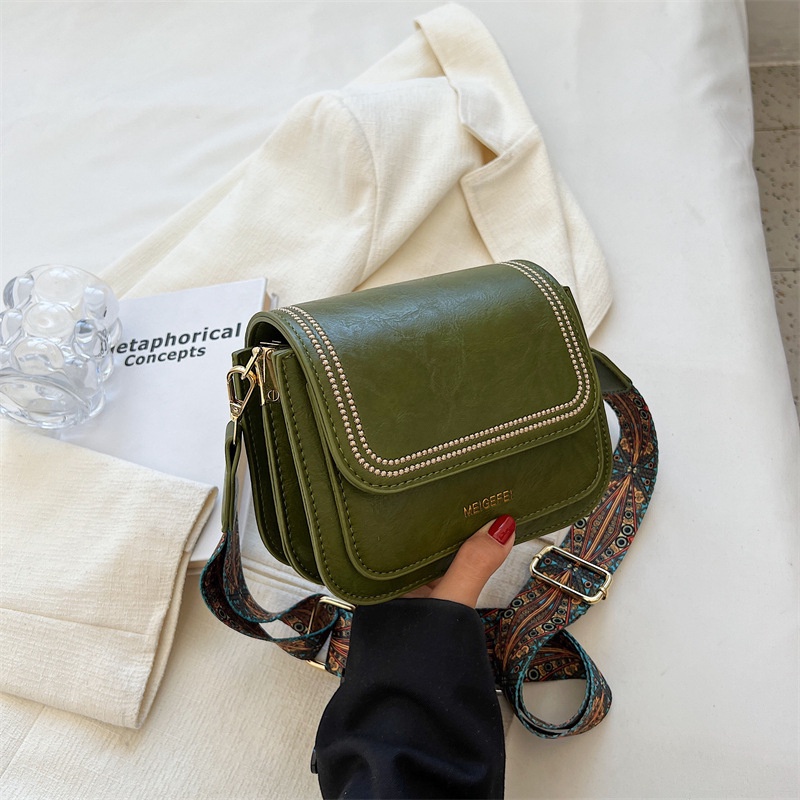 Túi Đeo Chéo Dáng Vuông Nhỏ Thiết Kế Mới Cao Cấp Thời Trang