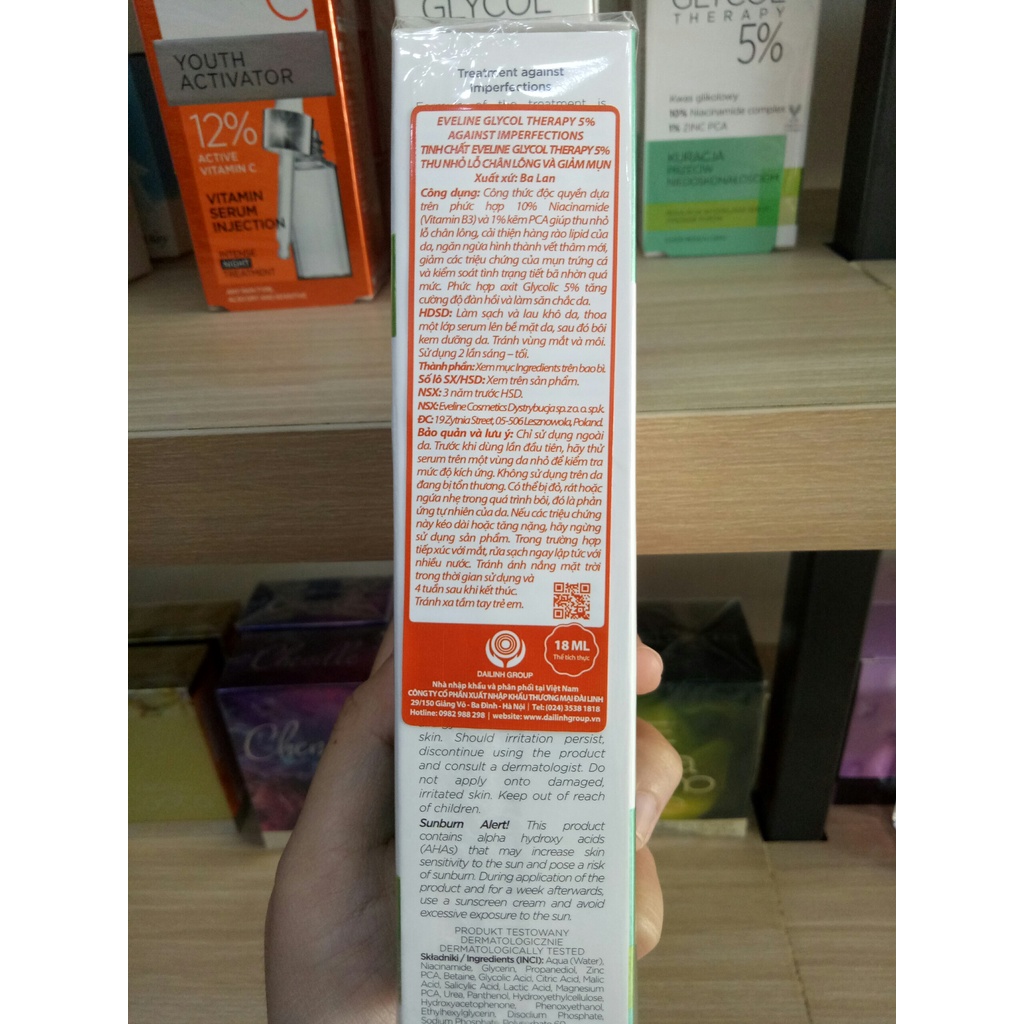Tinh chất Eveline Glycol Therapy 5% se khít lỗ chân lông và giảm mụn - 18ML