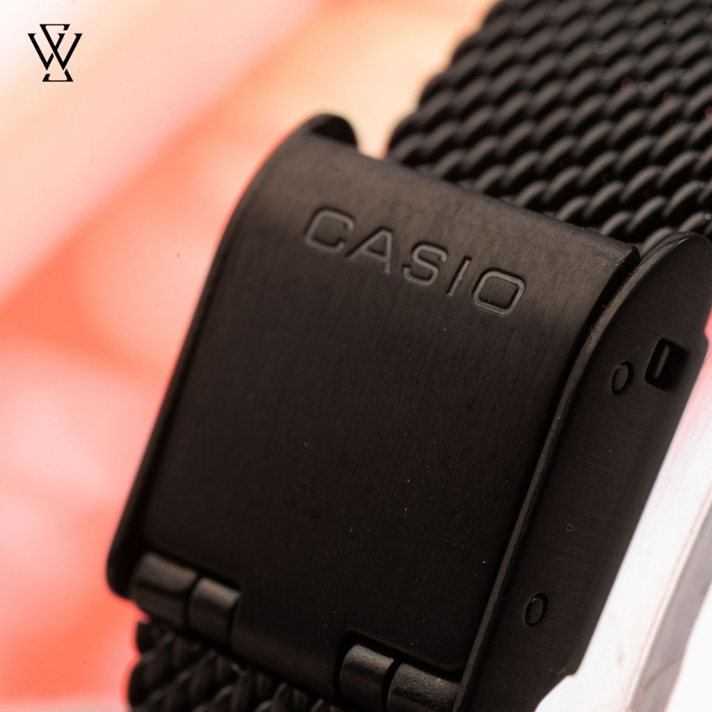Đồng Hồ Điện Tử Nữ Casio WATCHSTORE LA670WEMB-1DF Thiết Kế Mặt Vuông 24.6 mm, Dây Đeo Bằng Thép Không Gỉ Sang Trọng