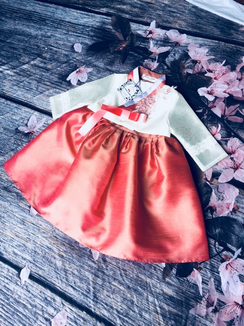 Bộ Hanbok cho bé