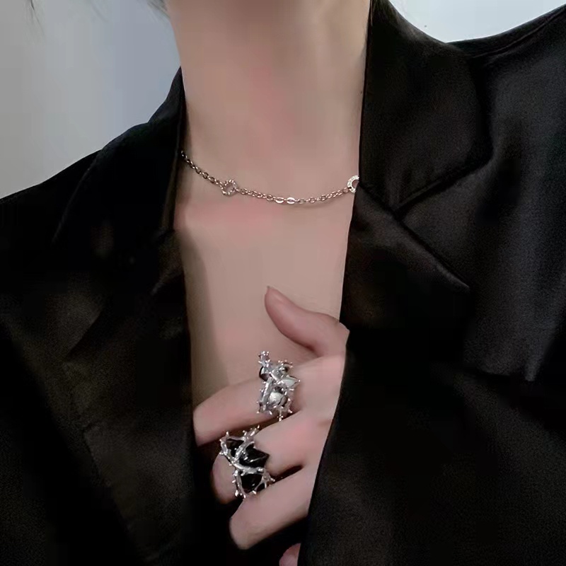 Nhẫn DODDER mặt trái tim dây gai màu đen/ màu bạc cá tính thời trang dành cho nữ