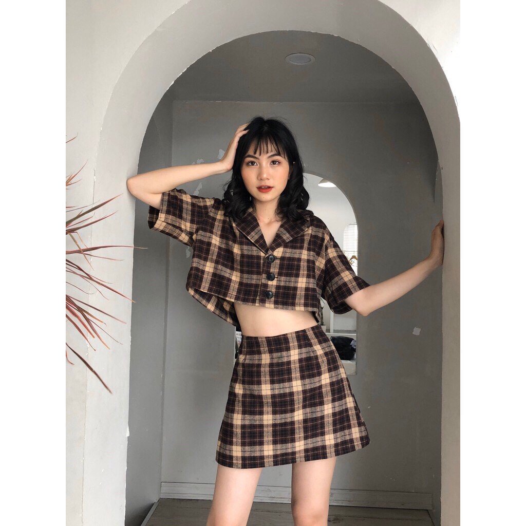 Set bộ váy vest kẻ croptop cộc tay phối chân váy ngắn dáng chữ A / Áo crt dáng ngắn phối cúc mix chân váy suông ulzzang | BigBuy360 - bigbuy360.vn