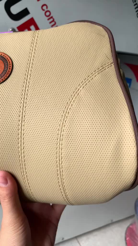 Gối tựa đầu cao su non đúc nguyên khối bọc da cao cấp cho xe hơi ghế văn phòng siêu đàn hồi | BigBuy360 - bigbuy360.vn