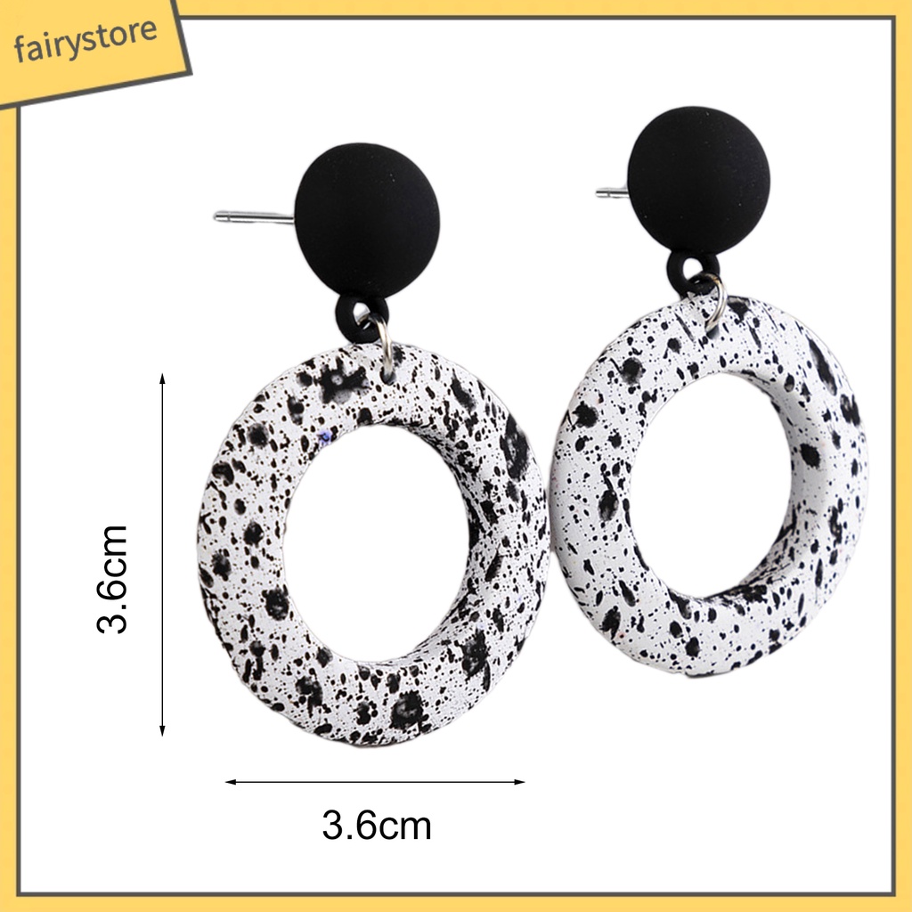 Khuyên tai dáng dài mặt tròn phối màu trắng đen thời trang cá tính