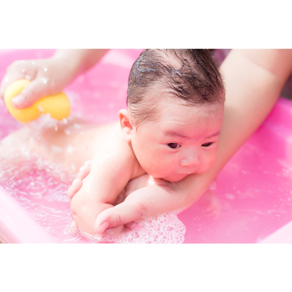 Sữa tắm gội trẻ em Lactacyd Milky, Lactacyd BB - Bảo vệ kép, giúp giảm và ngừa rôm sảy, hăm kẽ cho bé