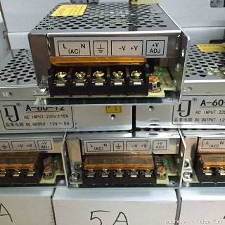 Nguồn Tổng 12V-5A Cho Camera Và Đèn Led