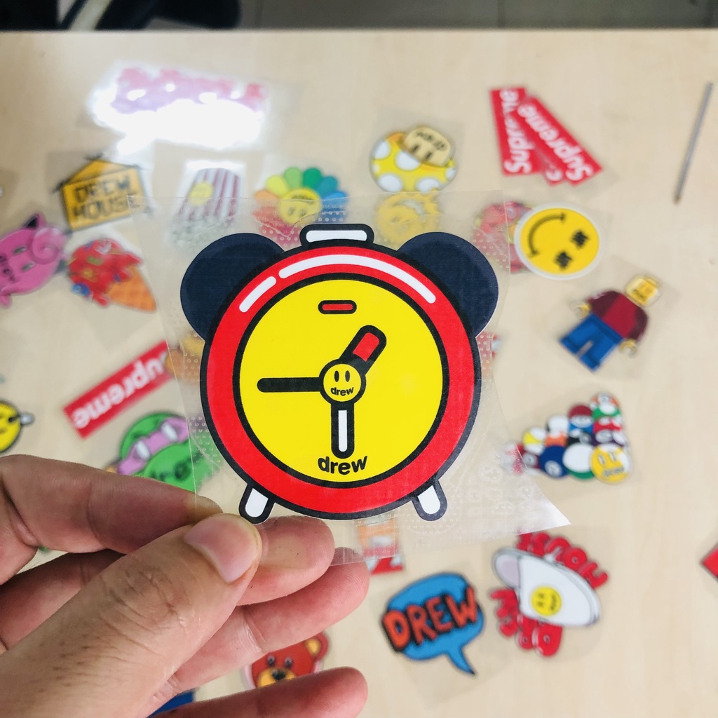 Hình ủi áo thun - ủi áo sơ mi tại nhà mẫu Hoa Dreww