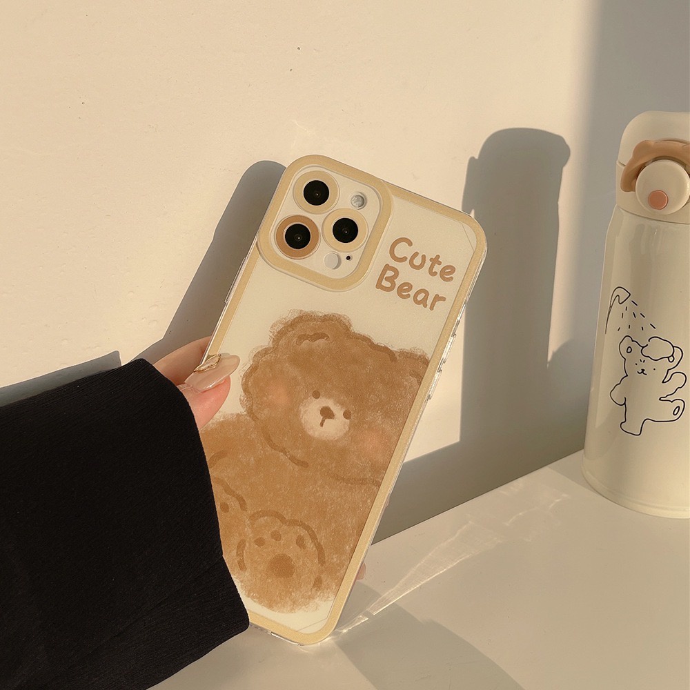 𝐂𝐨́ 𝐬𝐚̆̃𝐧 𝐜𝐡𝐨 𝐢𝐏𝐡𝐨𝐧𝐞 𝟏𝟑 Ốp Cute Bear xinh xắn, cạnh vuông chắc tay