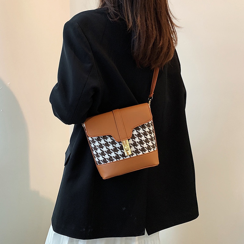 Túi đeo chéo vai thời trang phong cách Retro đơn giản 2021