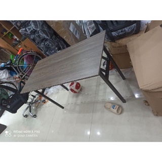 Bàn Gập Chân Sắt
