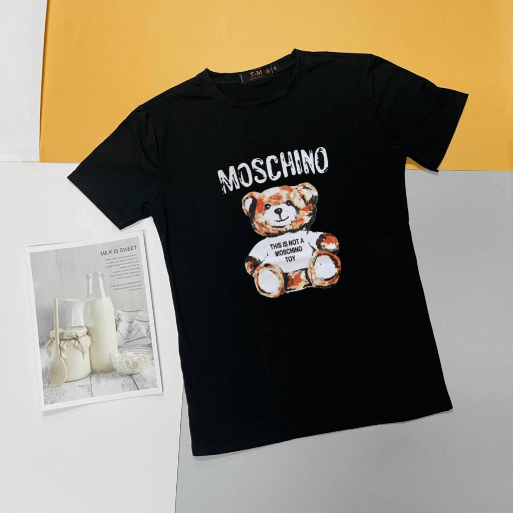 Áo Thun Nam Nữ Chất Cotton Mịn, Cổ Tròn Họa Tiết Gấu MOSCHINO Form Rộng Mặc Mát Thoải Mái Hoạt Động [NEW UNISEX]